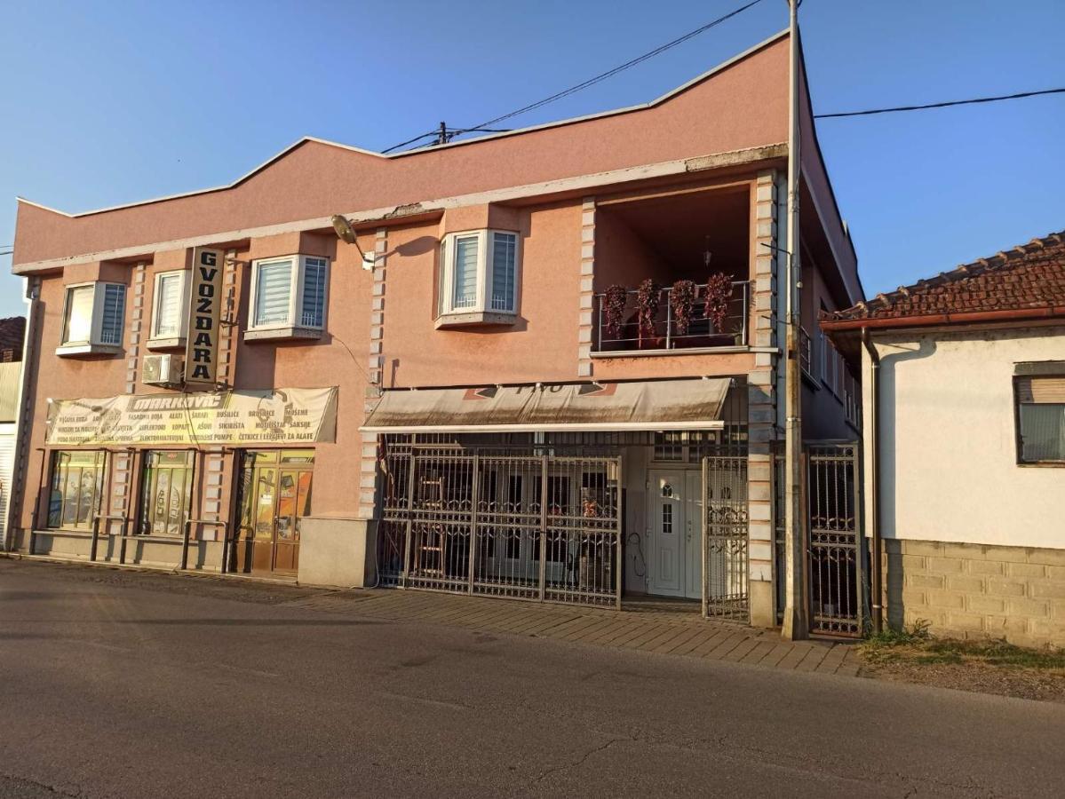 Bosanski Samac Royal Apartmani מראה חיצוני תמונה