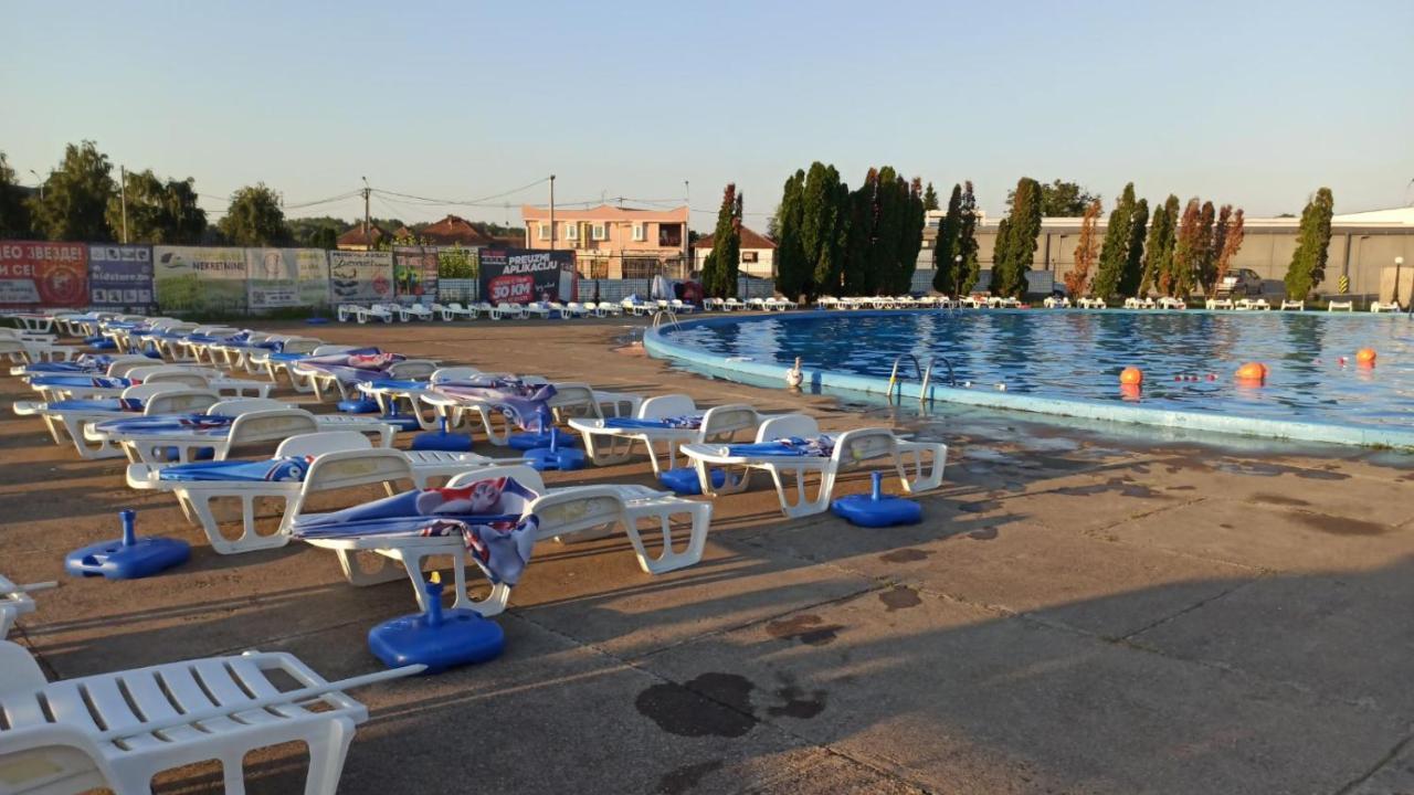 Bosanski Samac Royal Apartmani מראה חיצוני תמונה