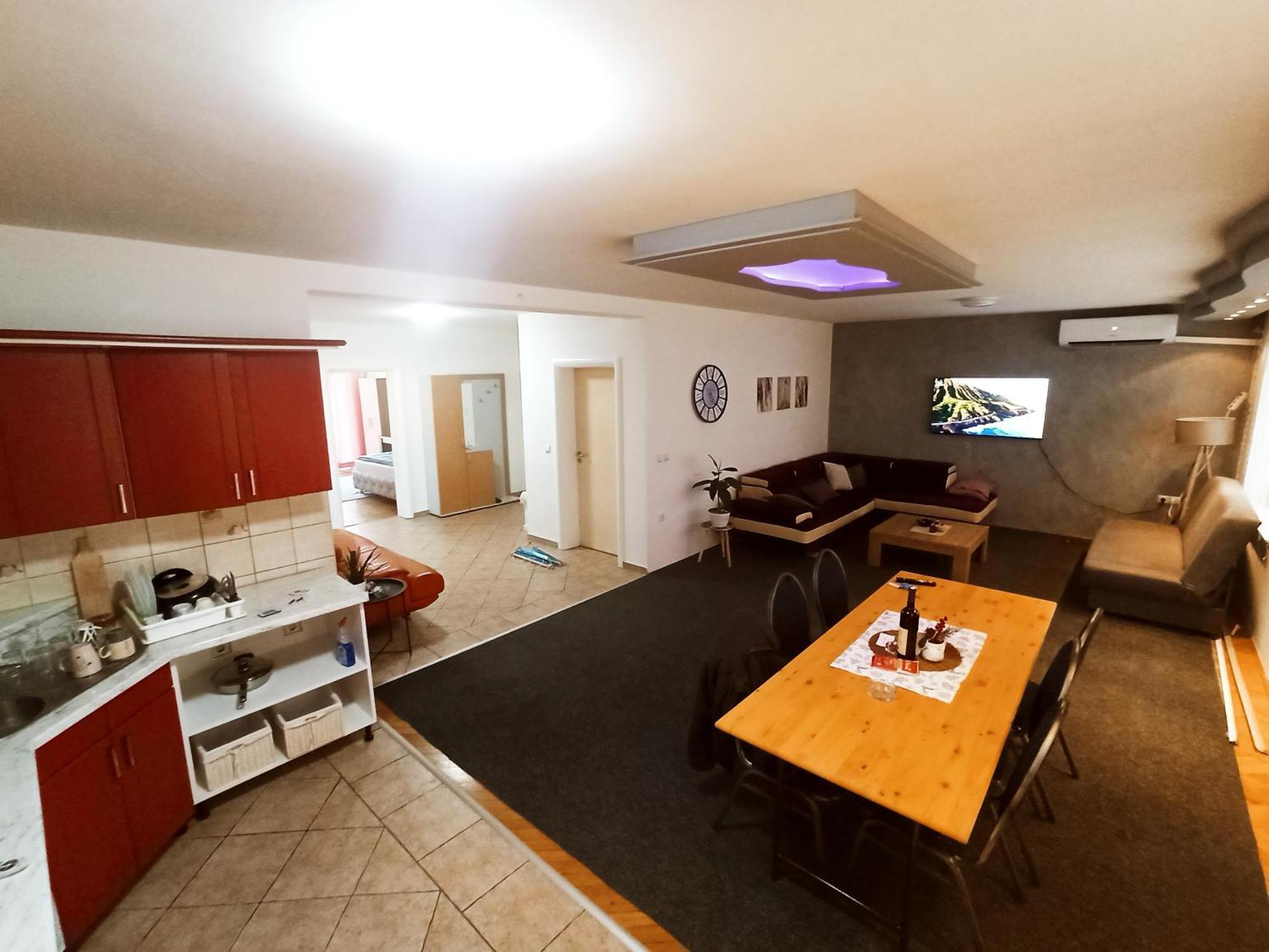 Bosanski Samac Royal Apartmani מראה חיצוני תמונה