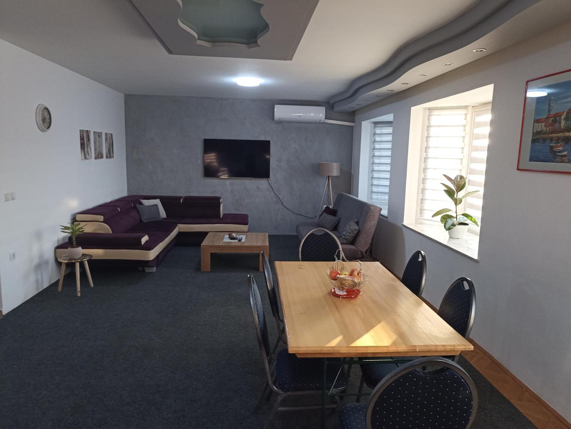 Bosanski Samac Royal Apartmani מראה חיצוני תמונה