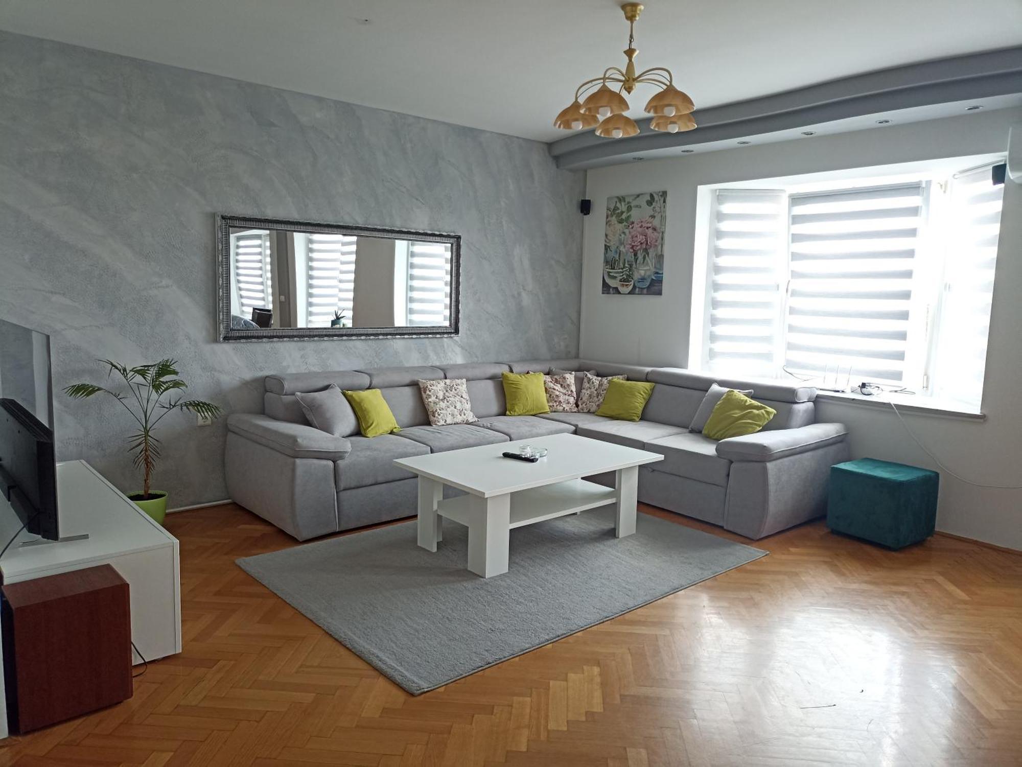 Bosanski Samac Royal Apartmani מראה חיצוני תמונה